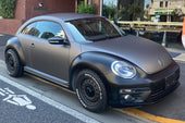 車の全塗装とカーラッピングの違いを徹底比較！費用・耐久性・リセール価値で見る最適解はどっち？