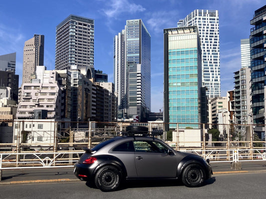 都心ビル群の中でも映える、大人の遊び心を叶えるLUDIXカスタムカー【NB-2 Neo Bug Style】