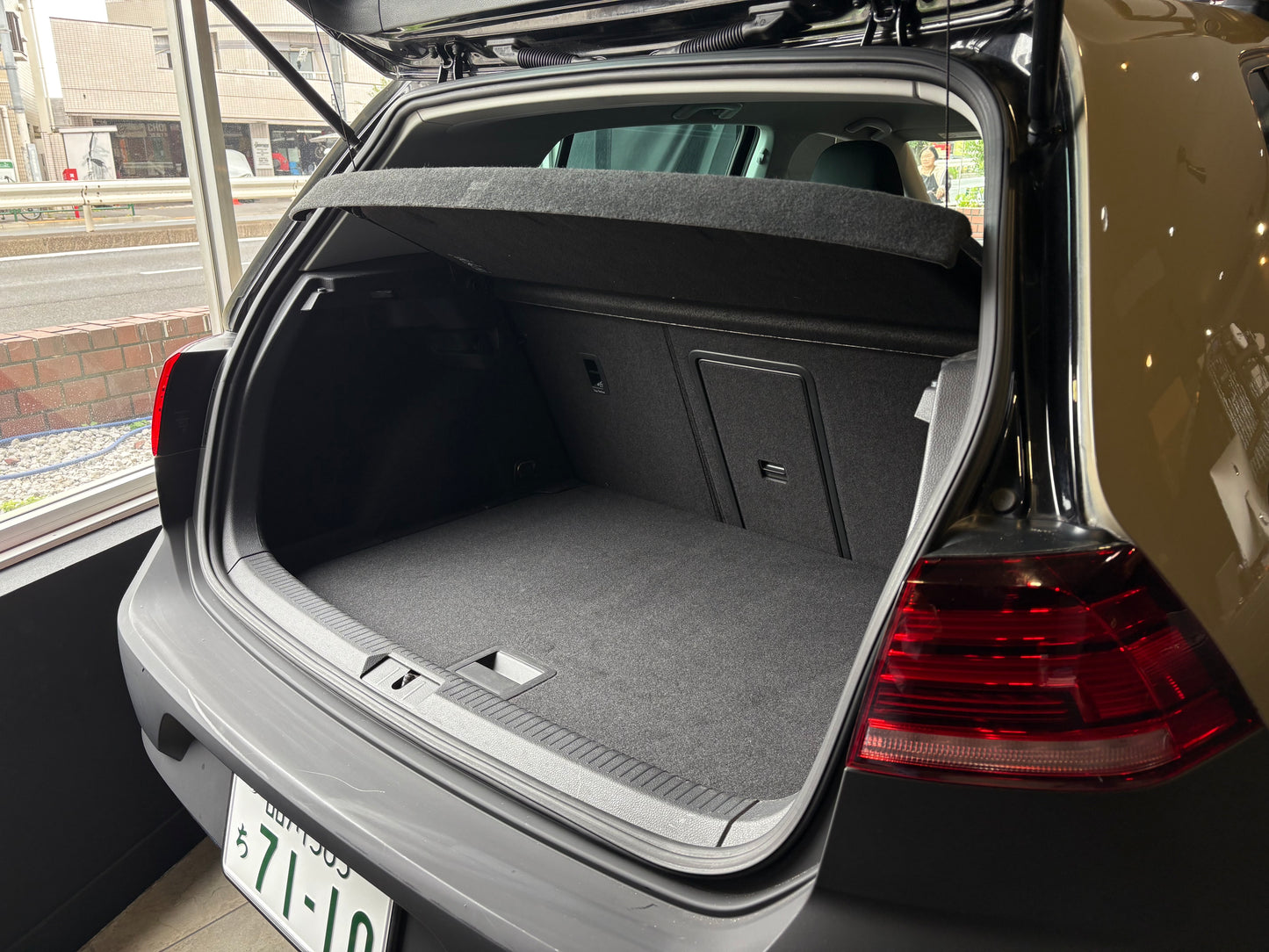 フォルクスワーゲン ゴルフ TSIコンフォートライン（プエブロベージュ）