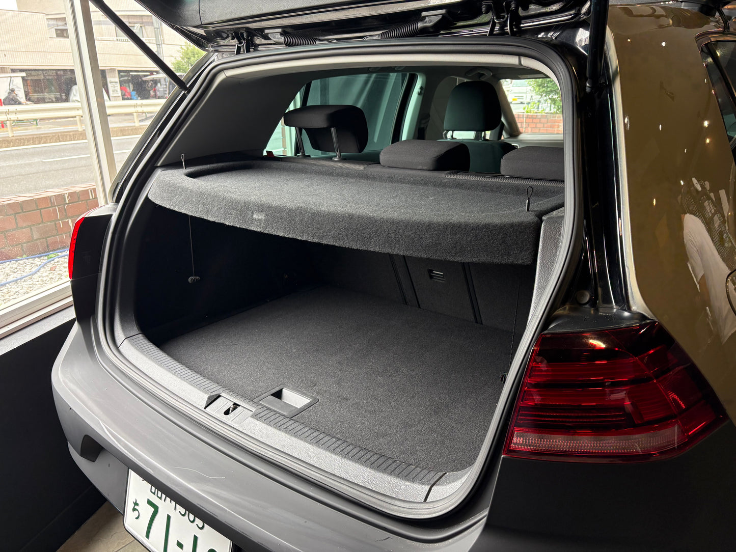 フォルクスワーゲン ゴルフ TSIコンフォートライン（プエブロベージュ）