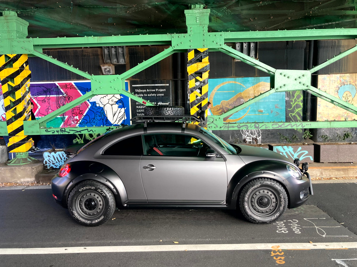 フォルクスワーゲン ザ・ビートル ターボ【NB-2】（ブラック）