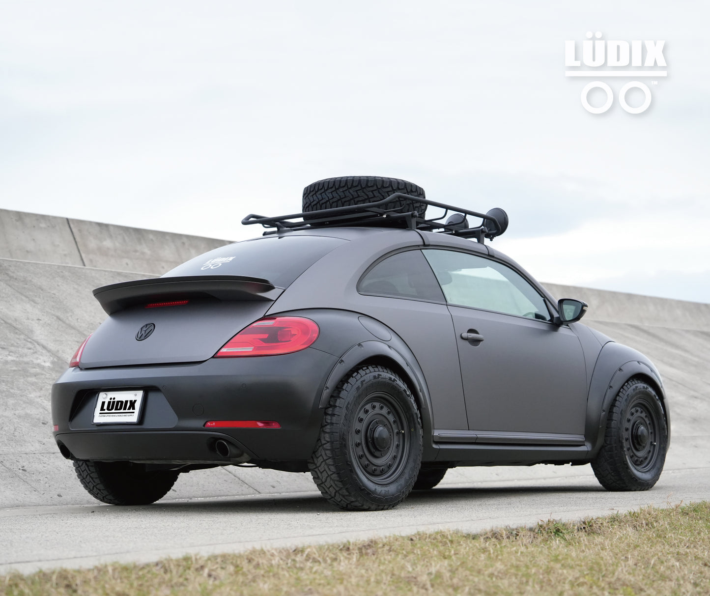 フォルクスワーゲン ザ・ビートル ターボ【NB-2】（ブラック）