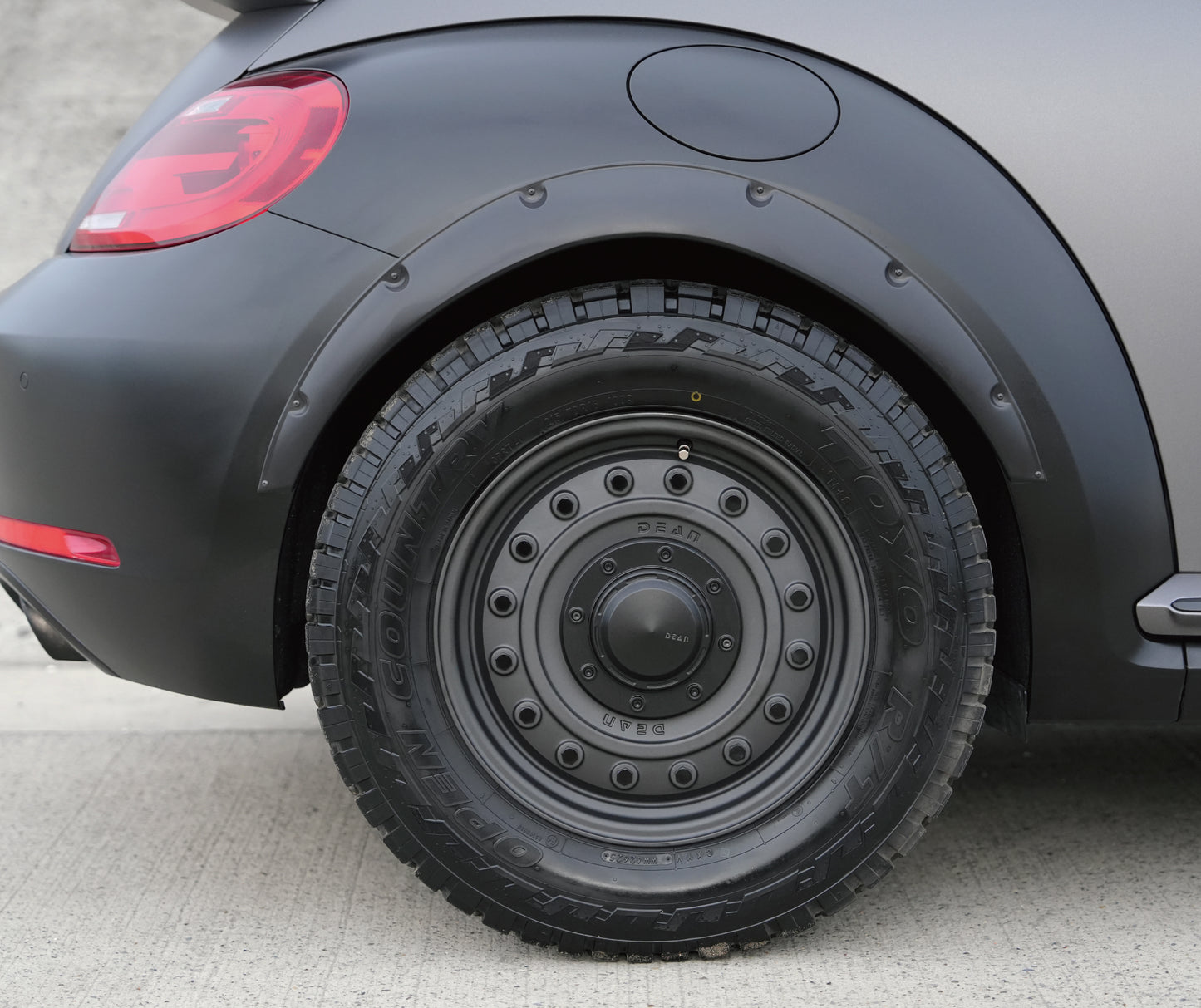 フォルクスワーゲン ザ・ビートル ターボ【NB-2】（ブラック）